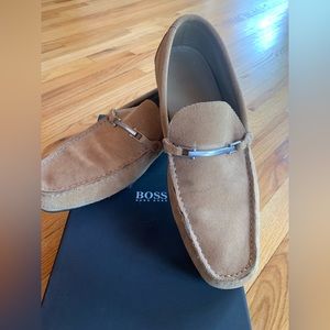 Hugo Boss men’s medium brown loafers. Leather suede, rubber soles. With Box. 10